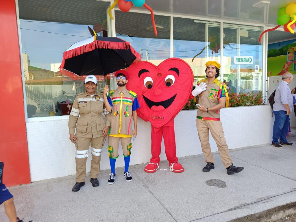 SMTT dá continuidade a operação Volta às Aulas com ação no bairro Jardins - SMTT Aracaju